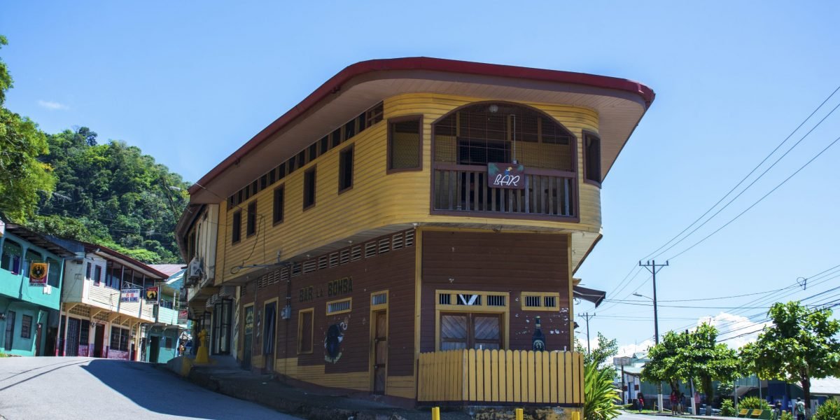 Bar La Bomba Golfito